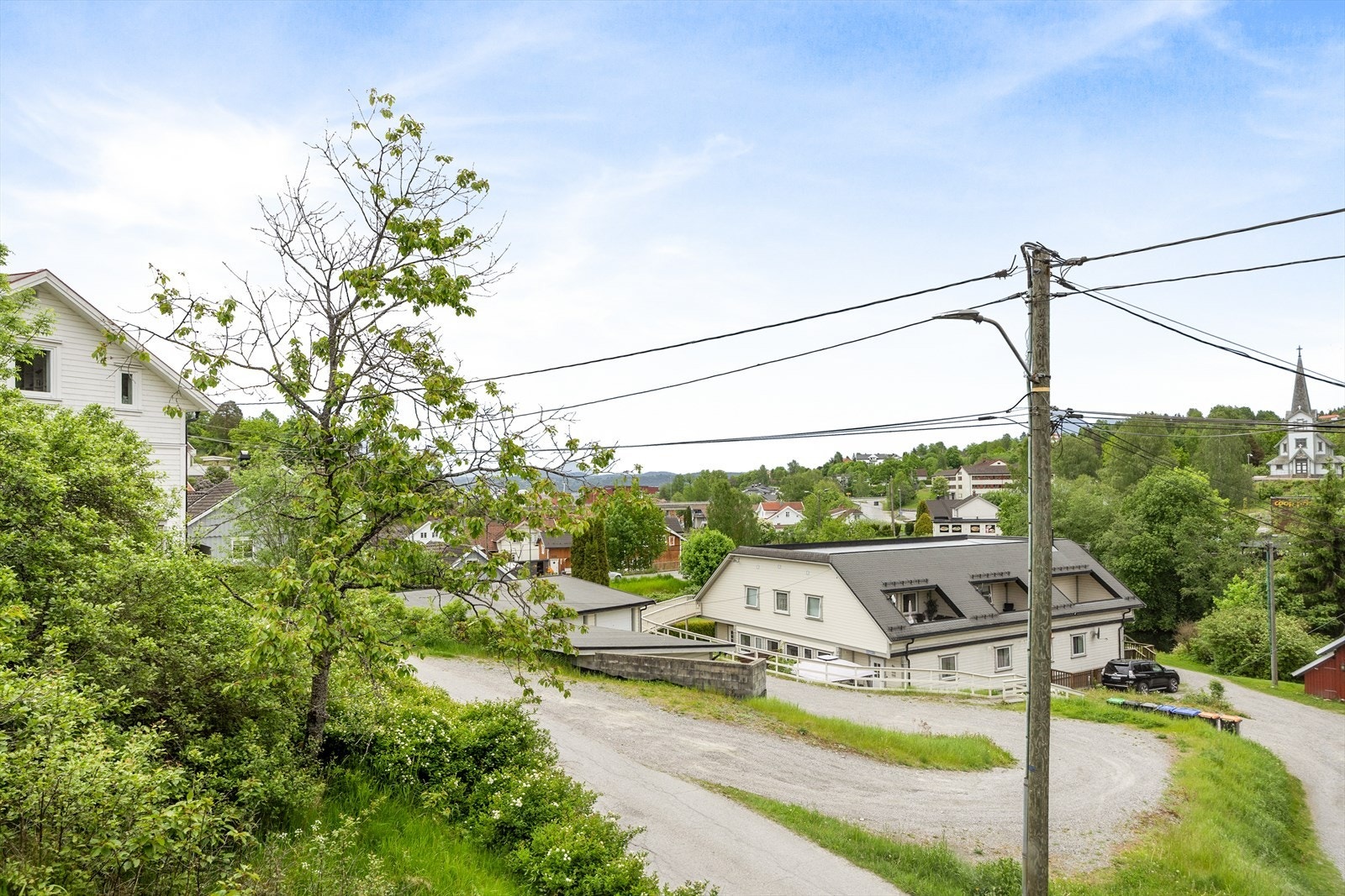 Fra eiendommen er det utsikt over nærområdet. Galleribilde