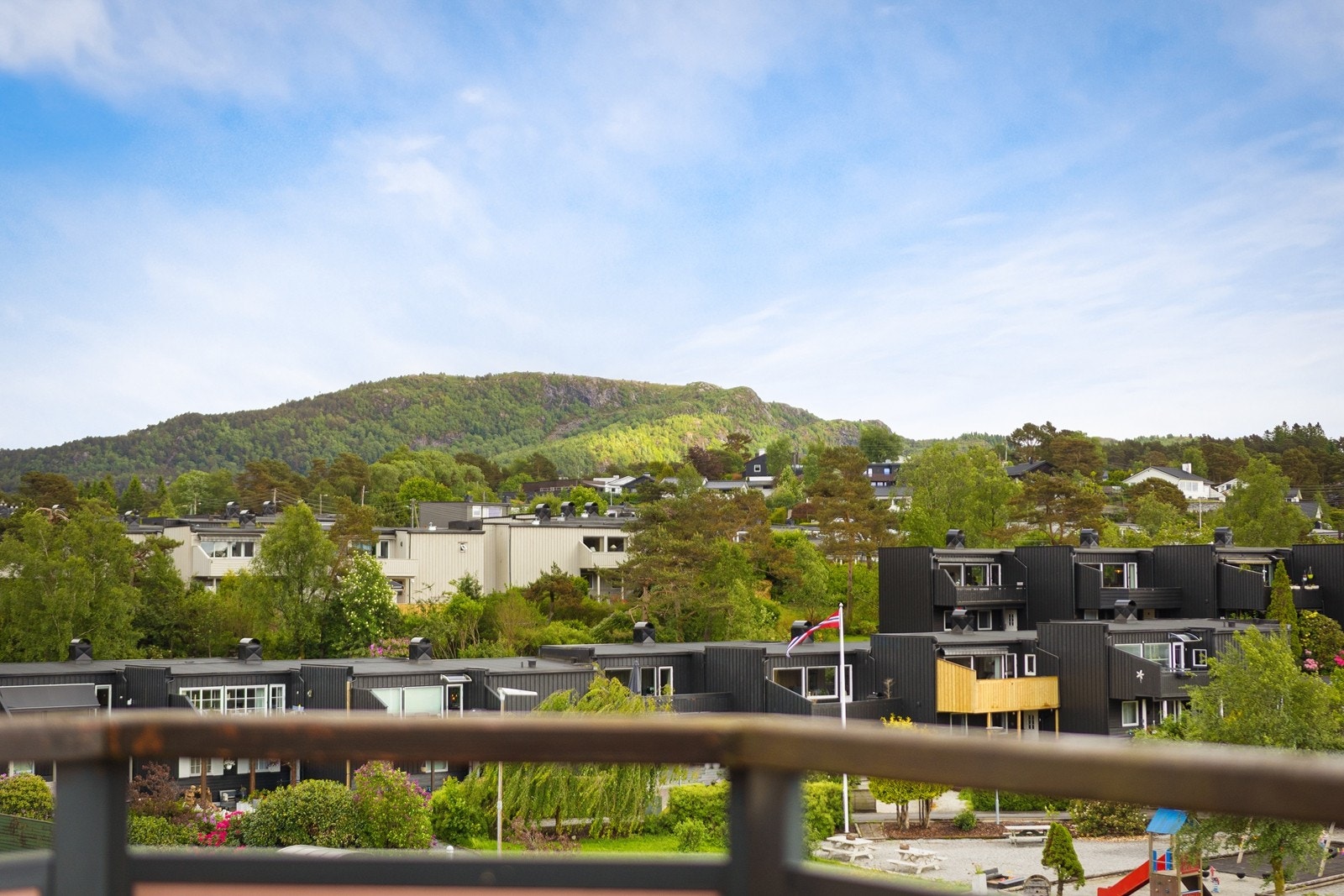 Strålende utsikt mot fin natur og nærområdet Galleribilde