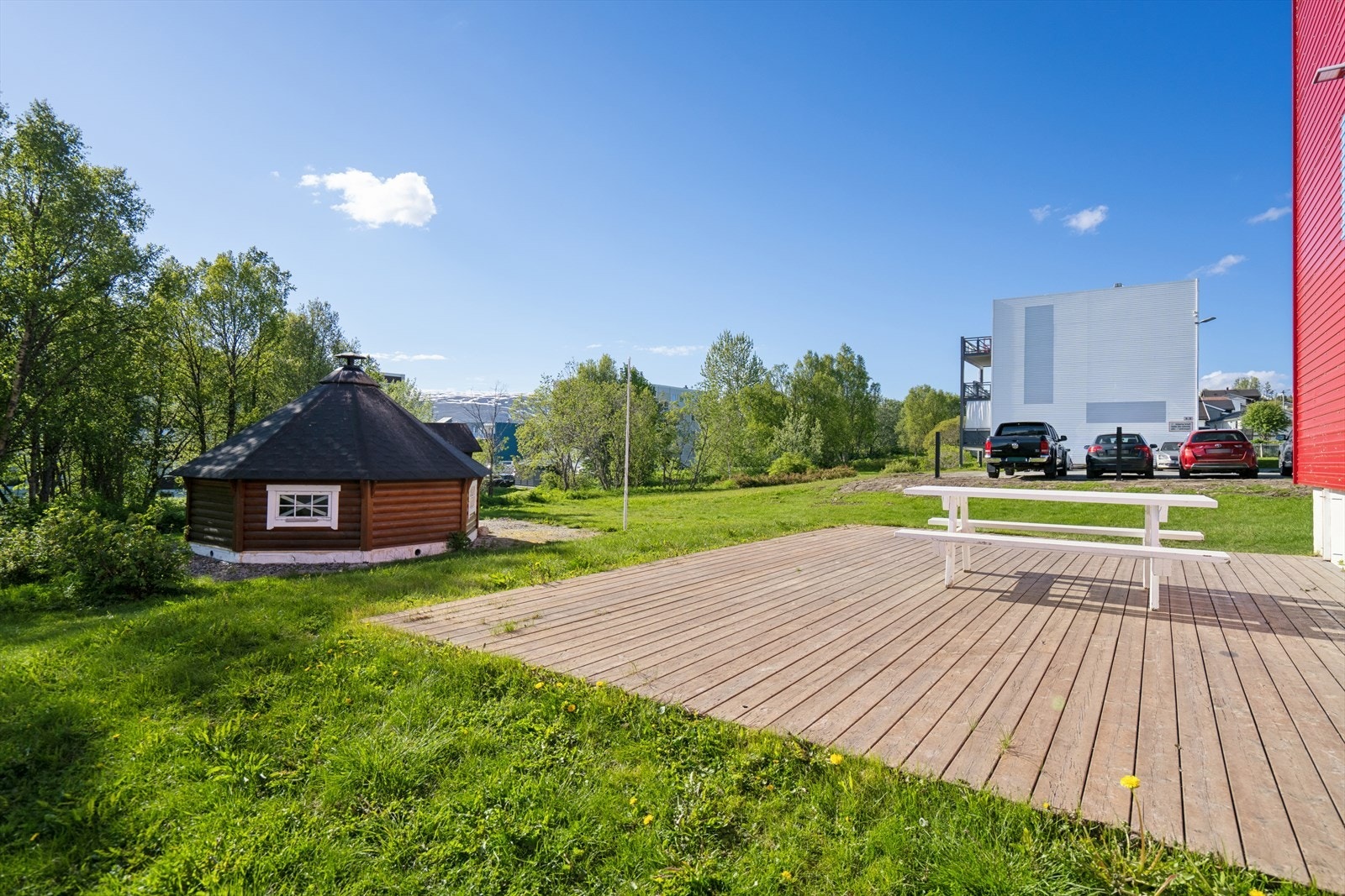 Borettslaget tildeler parkeringsplasser etter ansiennitet og er i gang med å etablere elbilladere. Galleribilde