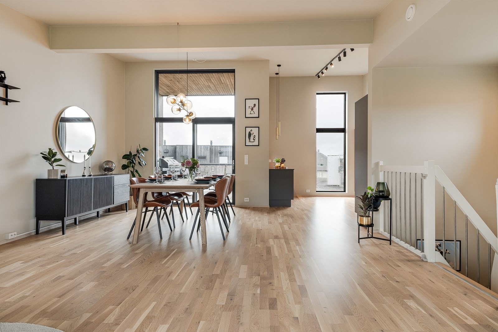 Det er mulighet for å installere vedovn i stuen for ekstra varme og hygge. Galleribilde
