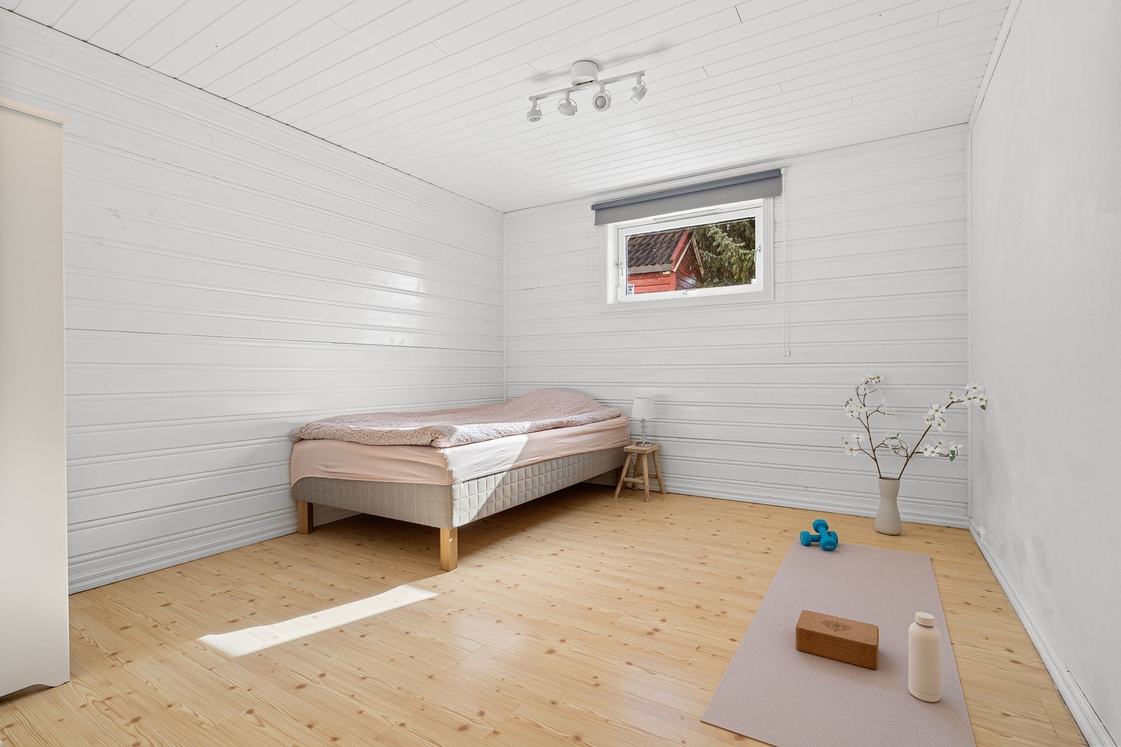 Soverom (ikke godkjent ift. dagens krav til rømning og lys) Galleribilde