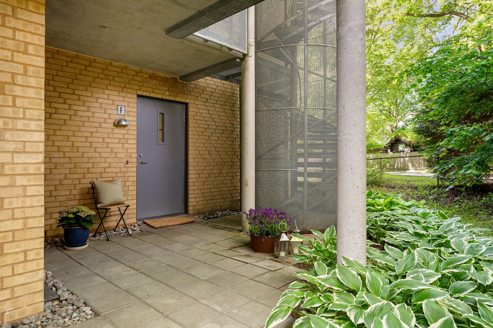 Egen inngang til leiligheten. Galleribilde