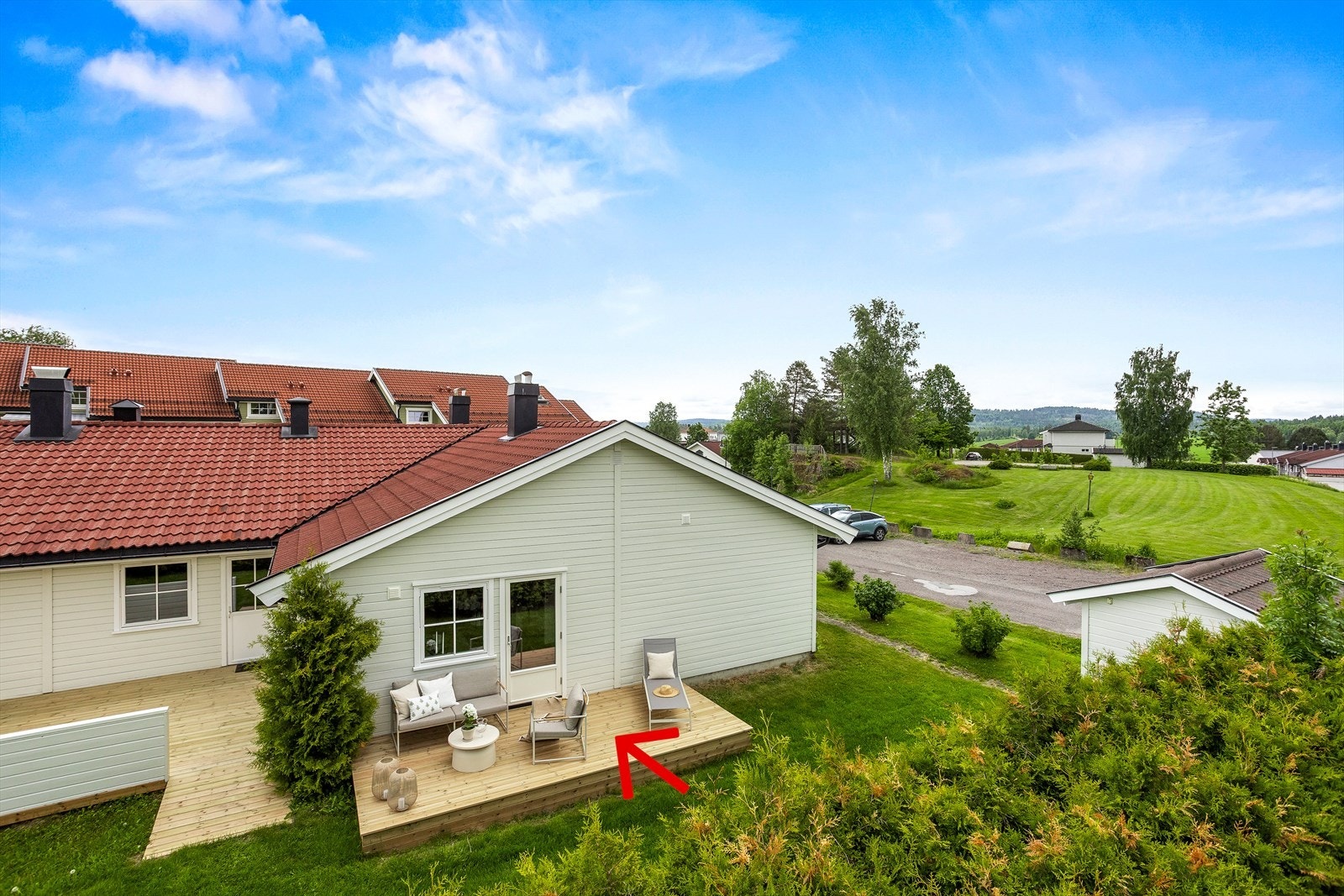 Fra eiendommen er det umiddelbar nærhet til skog og mark med et rikt nettverk av turstier. Galleribilde