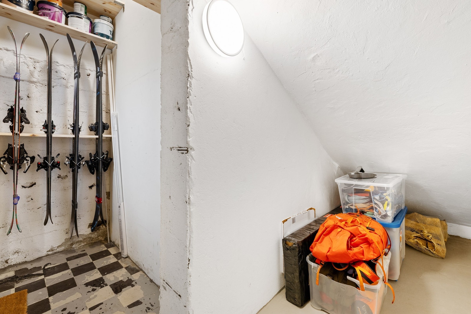 Med leiligheten medfølger og en utvendig bod med god oppbevaringsplass Galleribilde