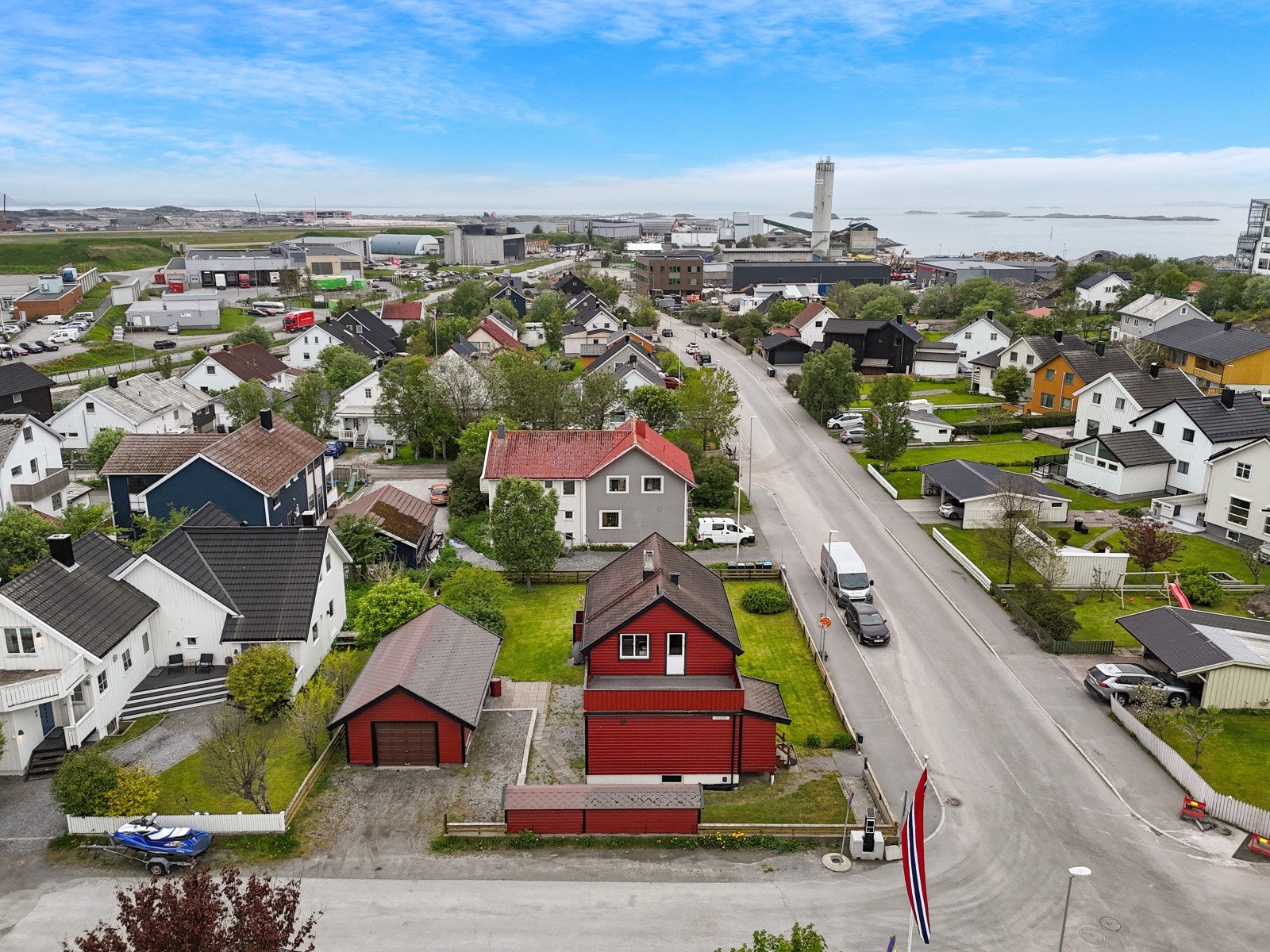 Området består hovedsakelig av eneboliger og rekkehus. Galleribilde