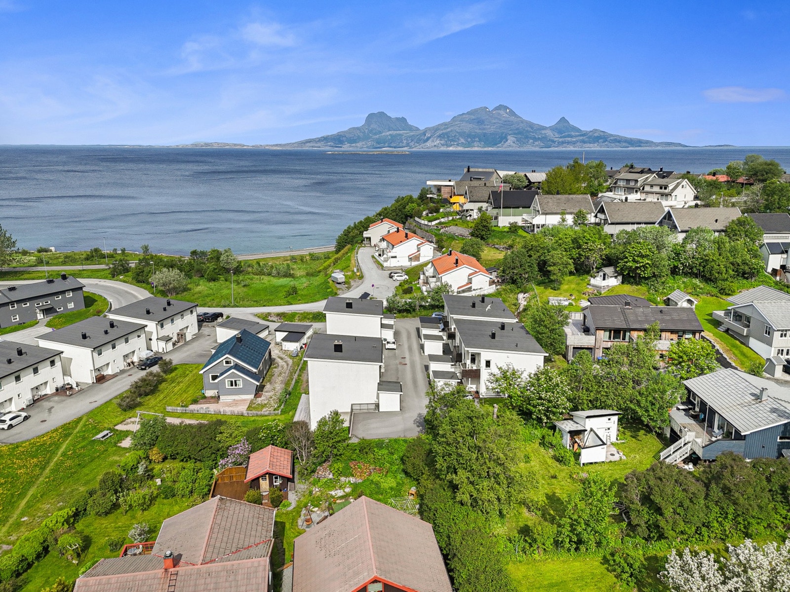 Fra eiendommen er det kort vei til flotte turområder i skog og mark. Galleribilde