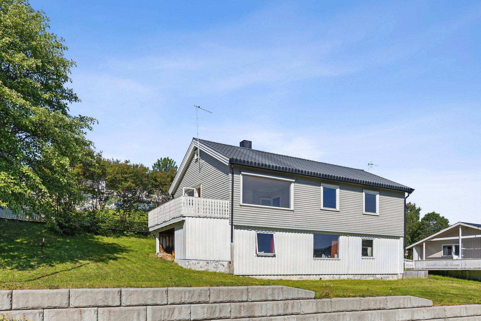 Velkommen til Borgveien 19 presenteres av eiendomsmegler Eirik Jakobsen. Foto: EFKT. Galleribilde