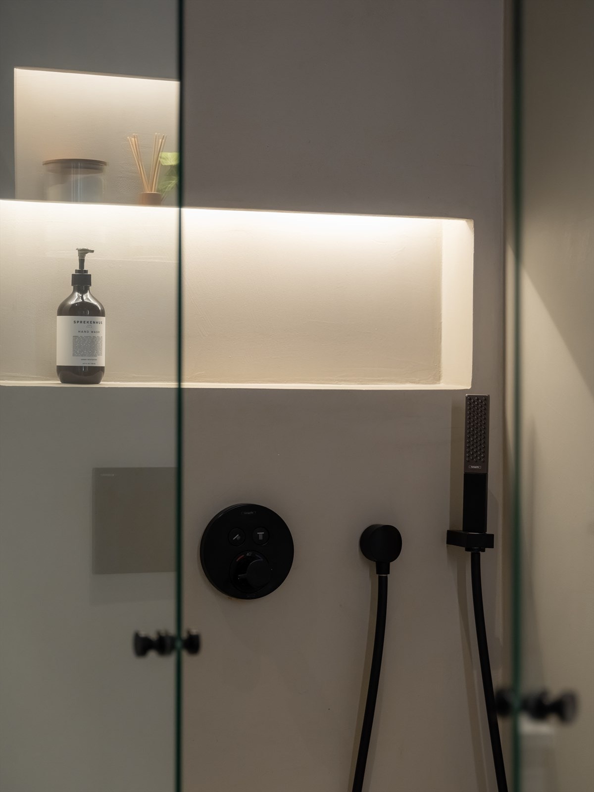 Stilige detaljer som gir et gjennomført uttrykk. Galleribilde