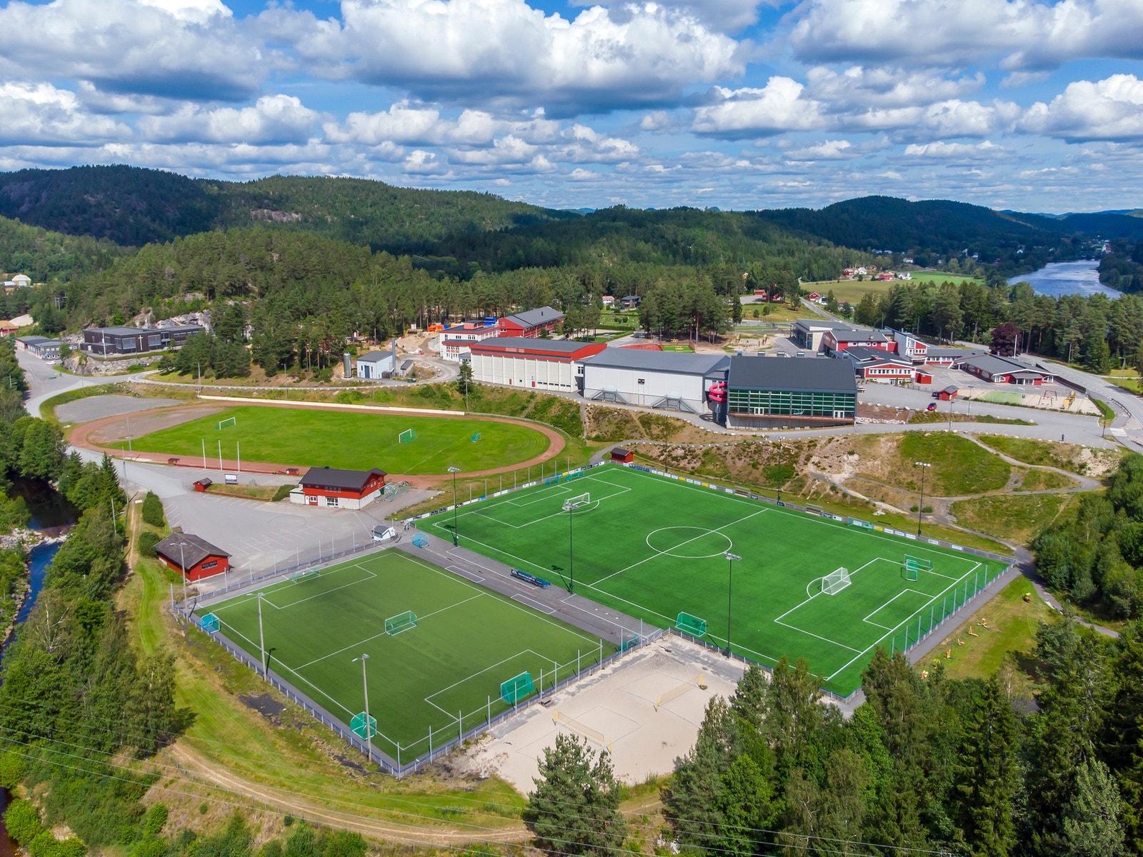 Deler av Froland IL stadion - Kringla. Galleribilde