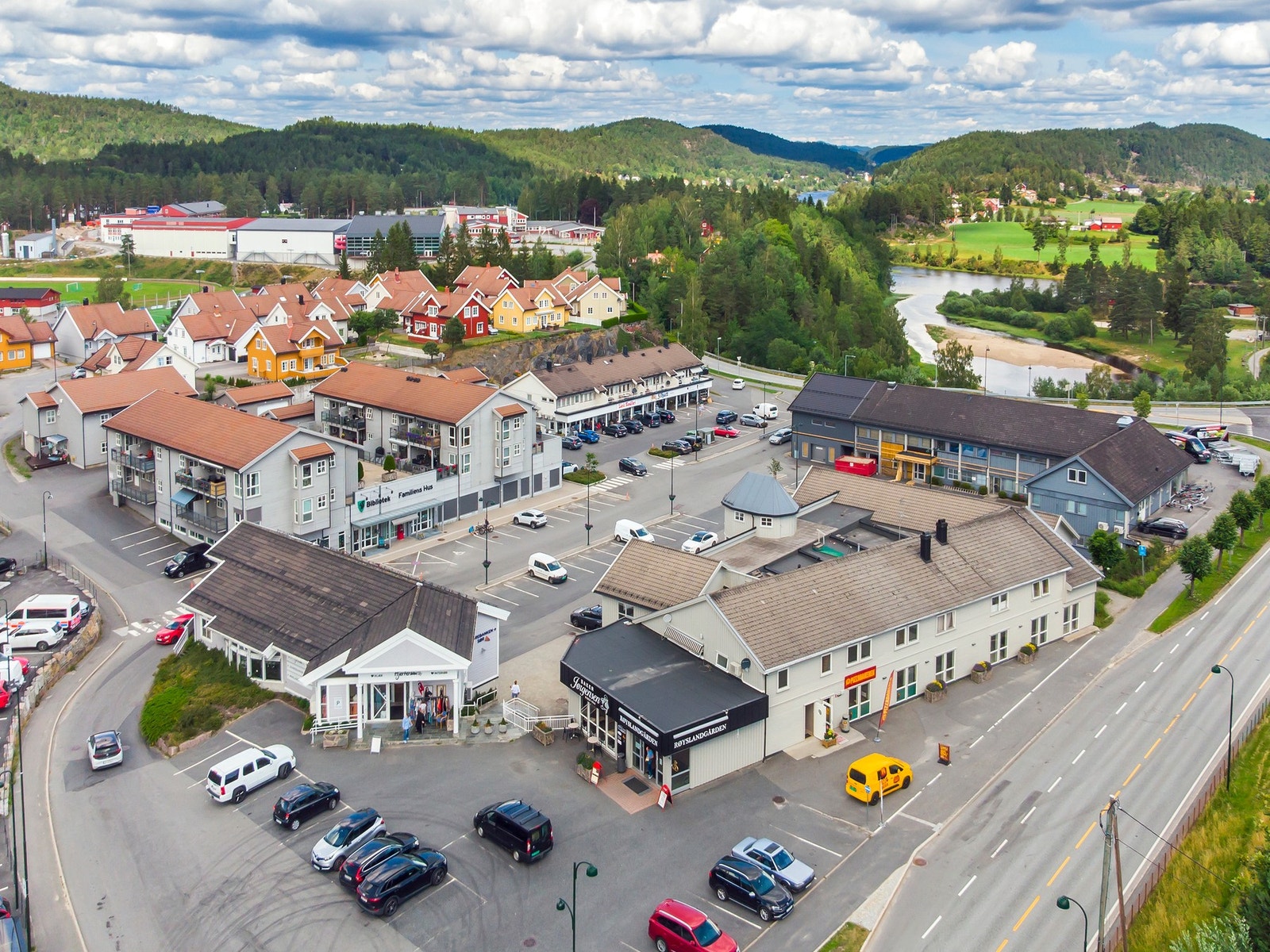 Deler av Froland sentrum - Osedalen. Galleribilde