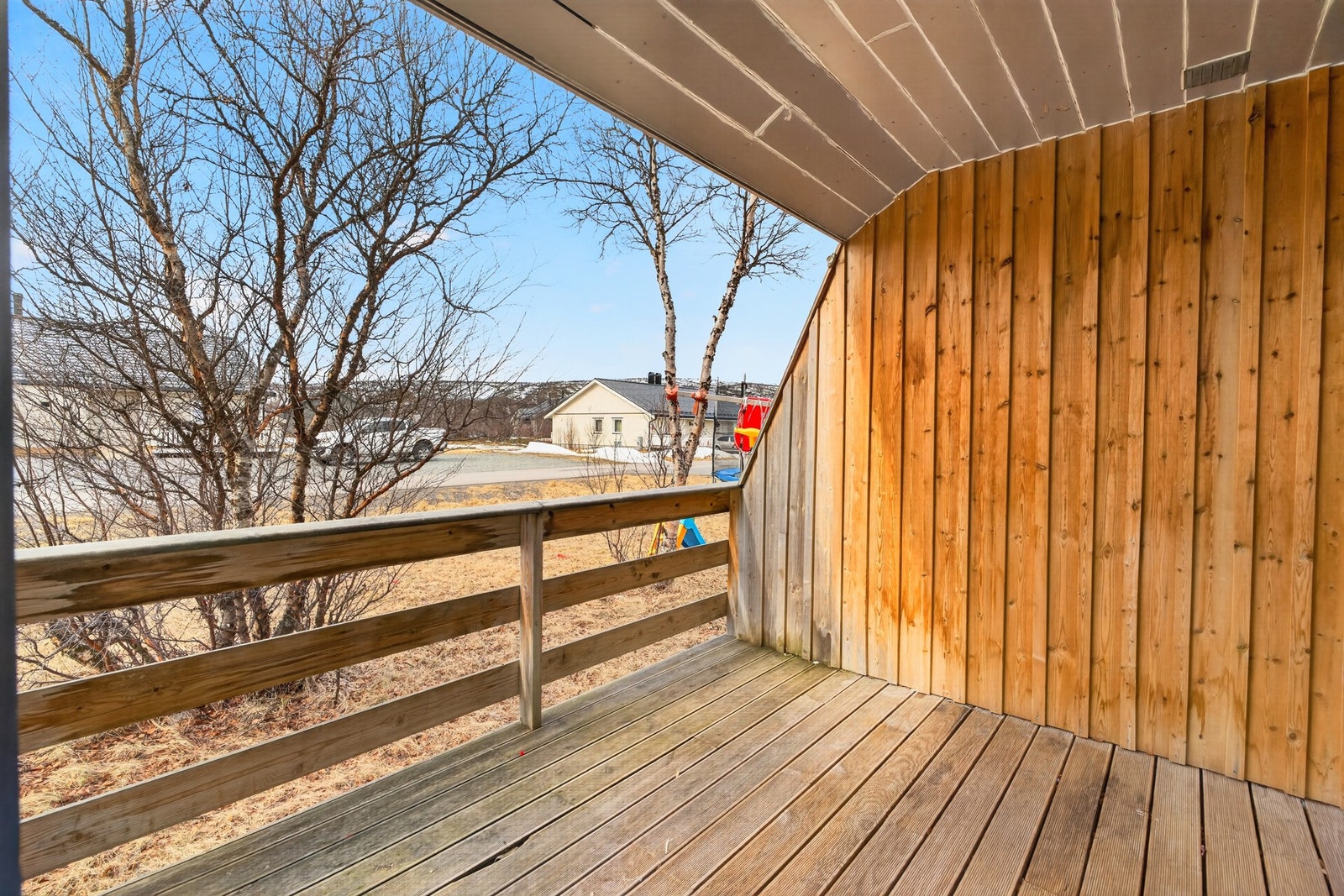 Fra stuen kommer du ut til en terrasse på 7 m². Galleribilde