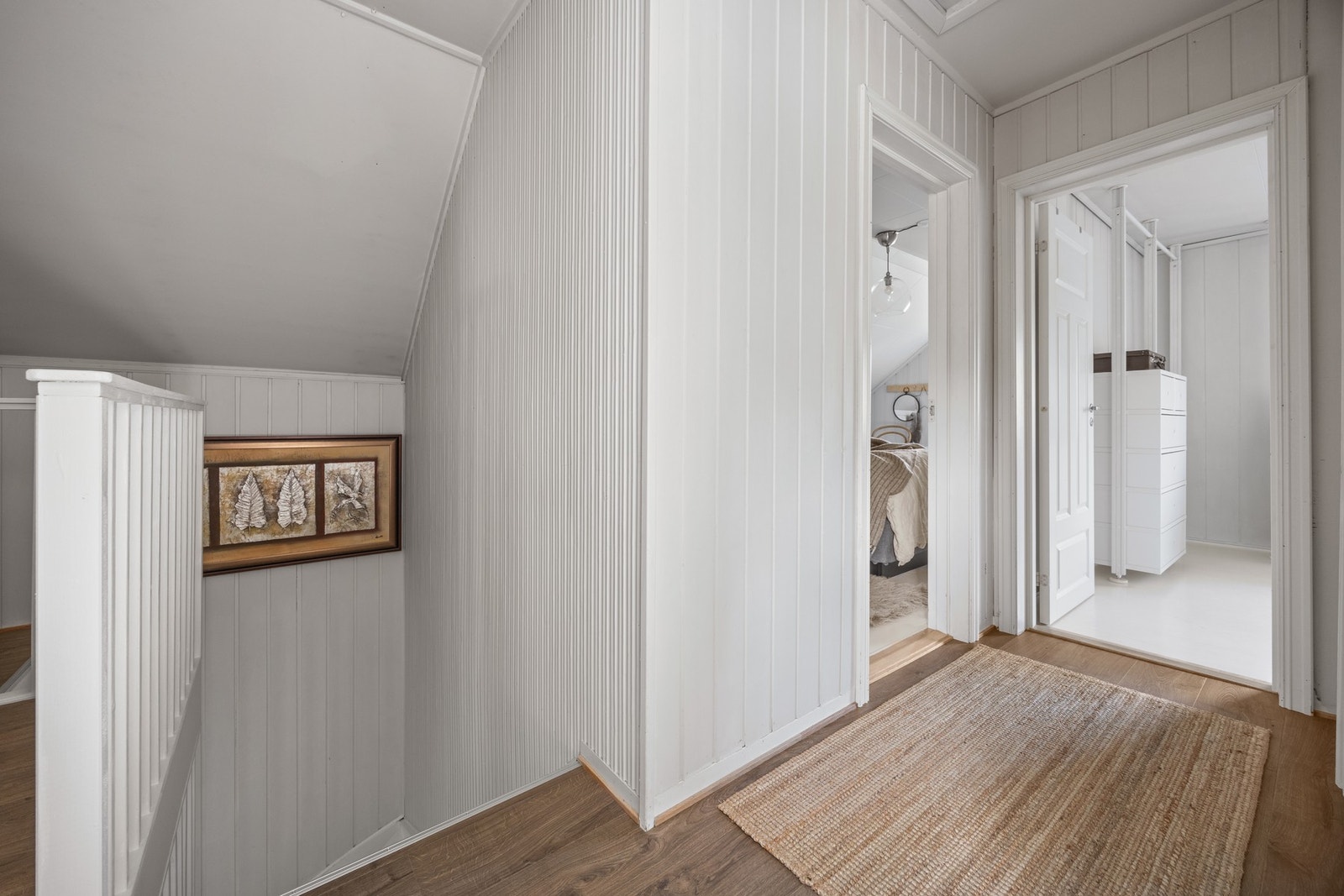 Loftsetasjen er innredet med tre soverom Galleribilde