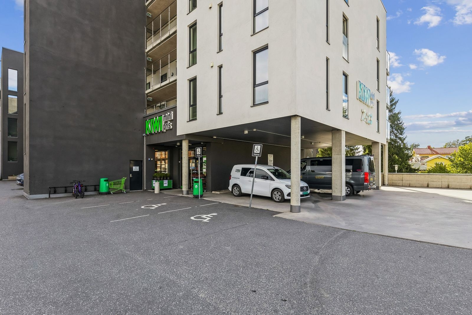 Det er ca. 1 km. til Kiwi Vammaveien. Galleribilde
