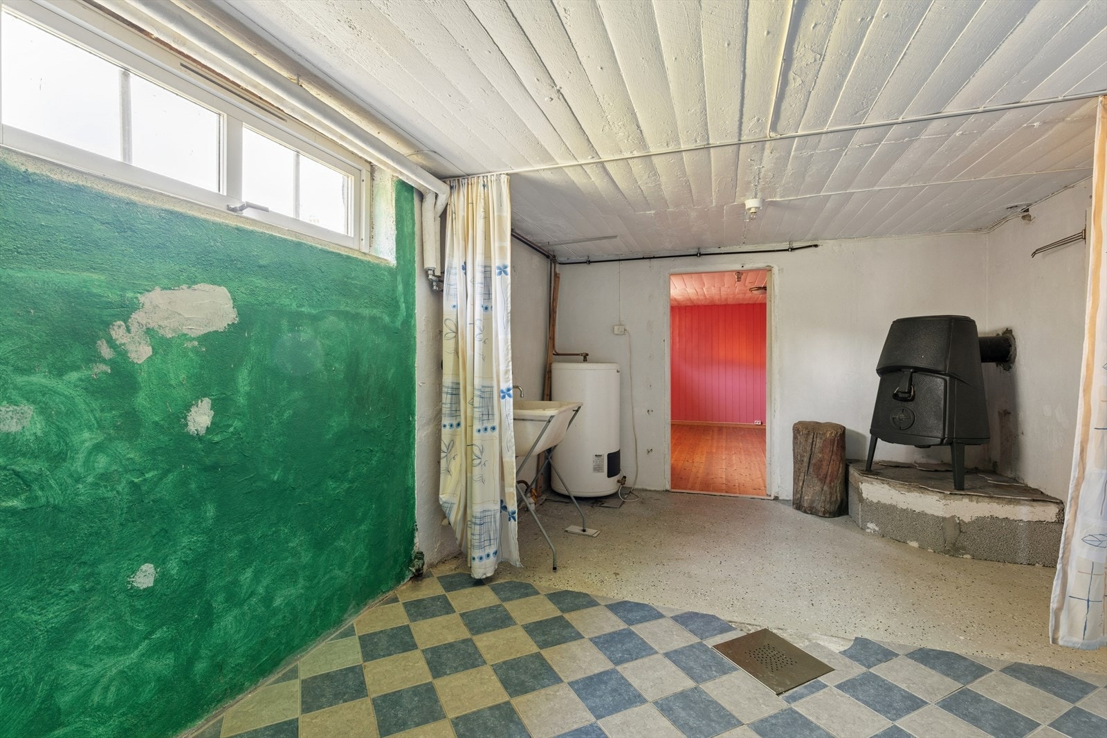 Bad i kjeller. Galleribilde