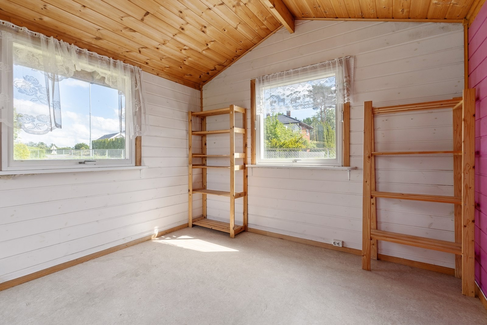 Innsiden av lekestue. Galleribilde