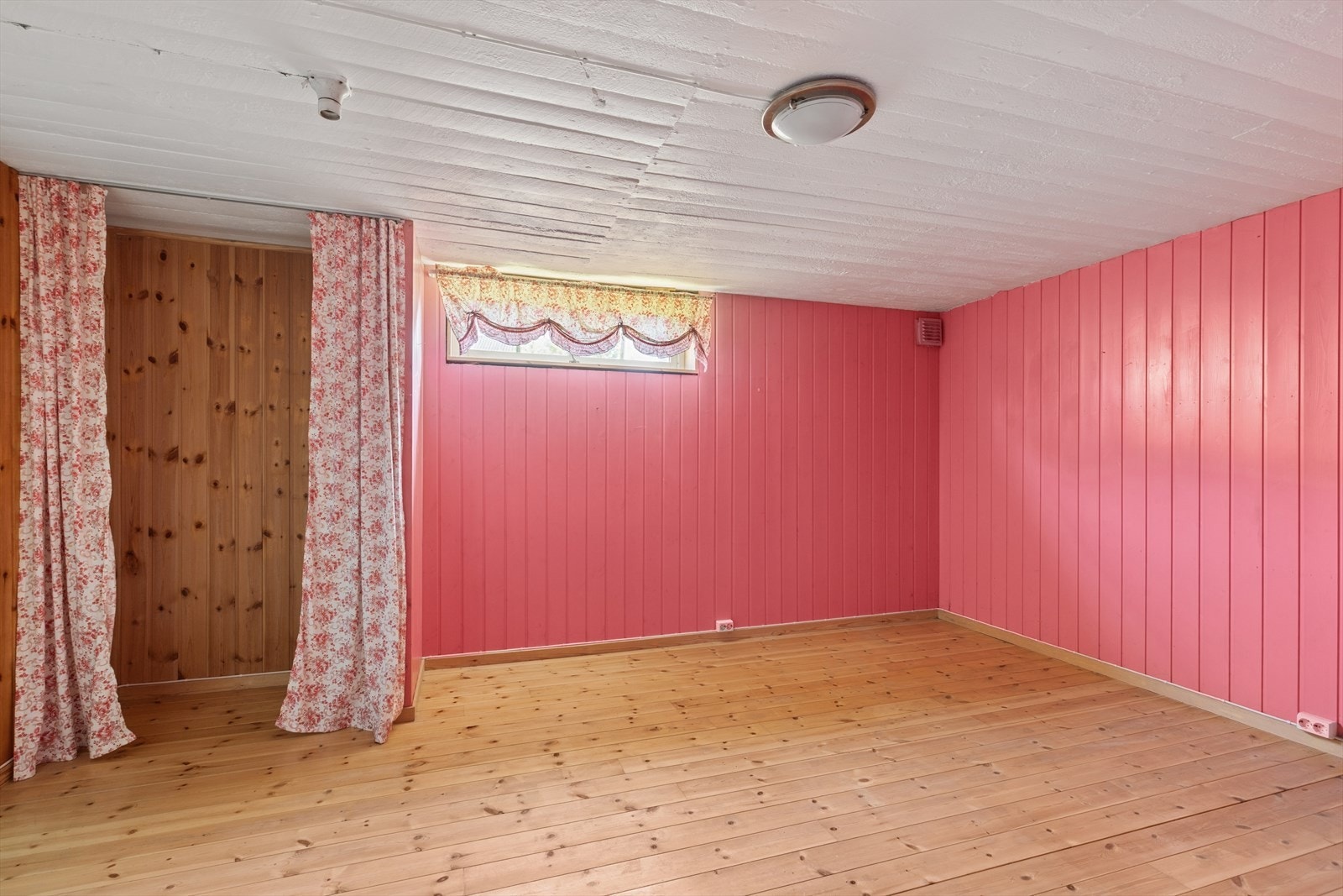 Rom i kjeller. Galleribilde