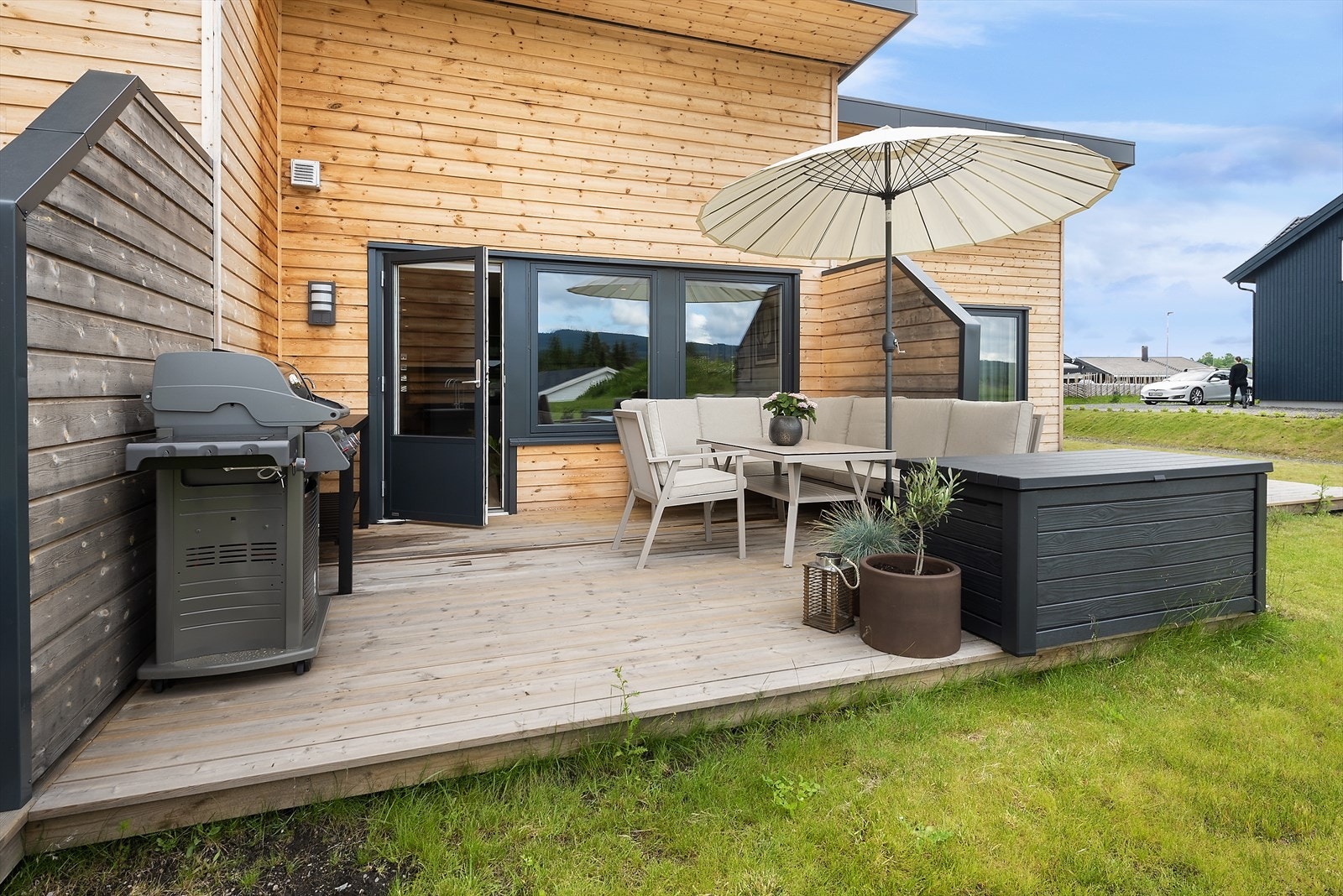 Terrasse hvor man kan nyte solrike dager. Galleribilde