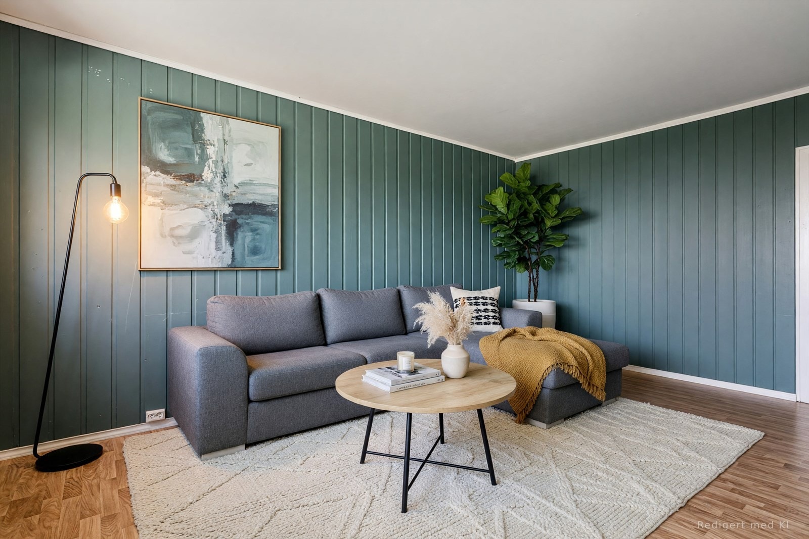 Kjellerstue med panelplater på veggene. Rommet er en omgjort del av en tidligere garasje, en bruksendring som ikke er omsøkt. (Bildet er redigert med KI) Galleribilde