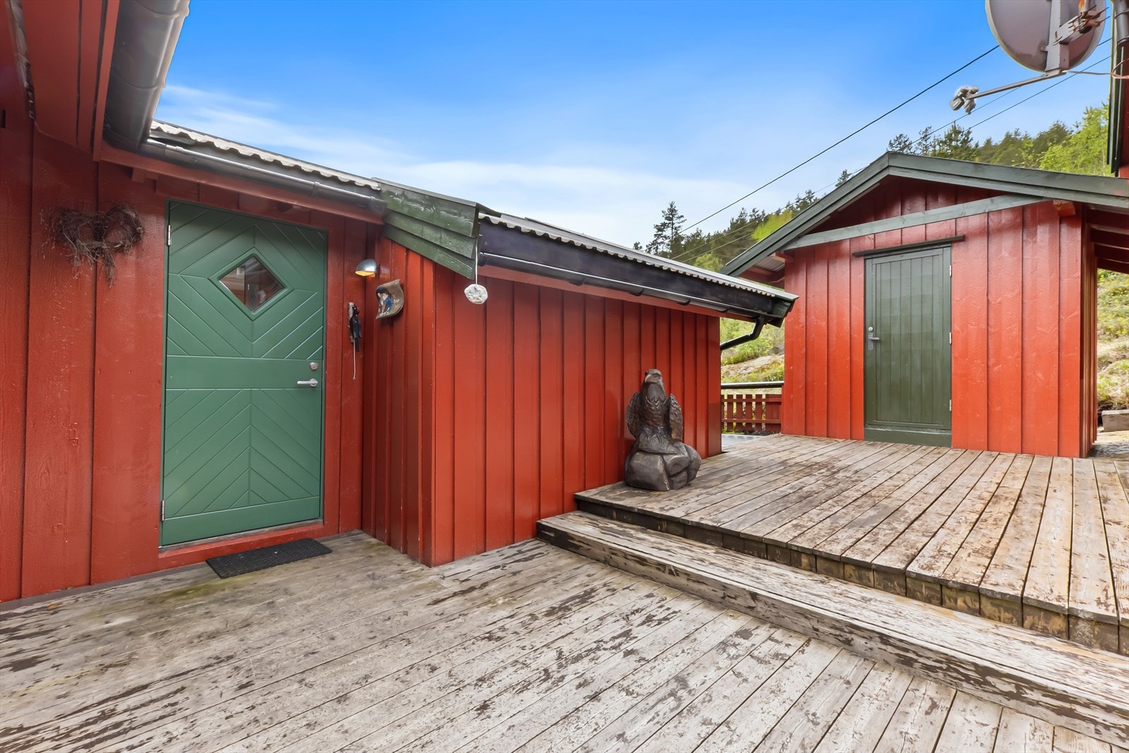 Inngang til hytte. Galleribilde