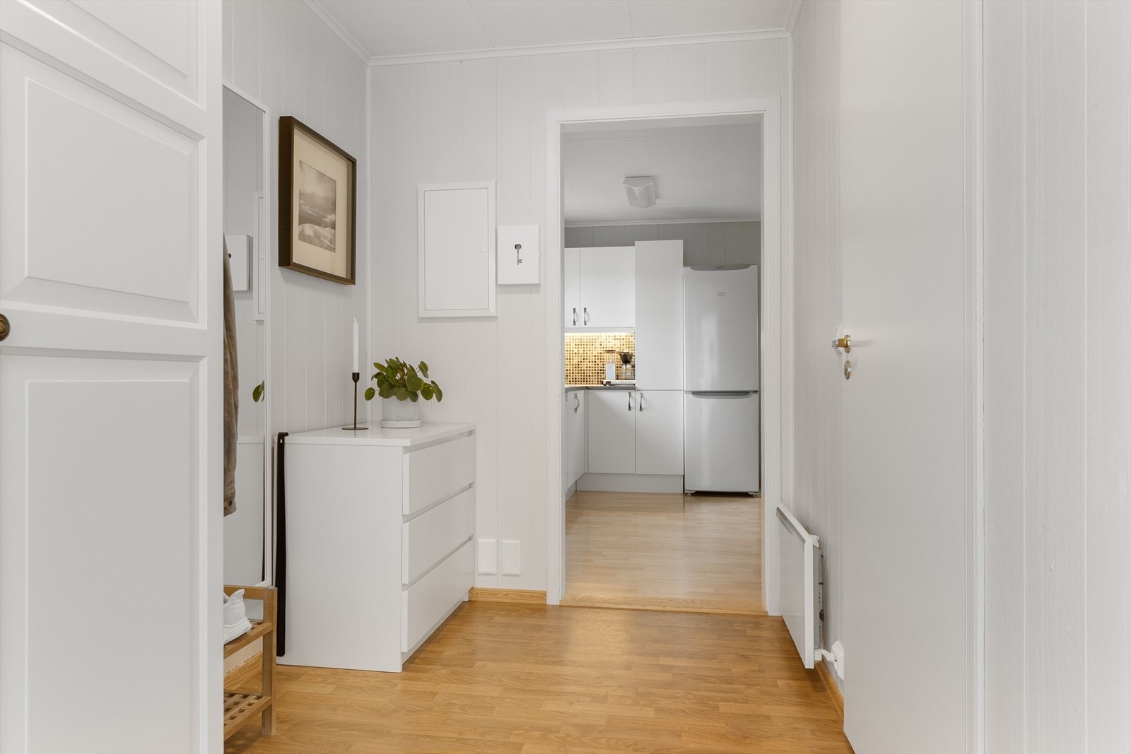 Entréen gir et godt første inntrykk og har plass til oppbevaring av yttertøy og sko. Galleribilde