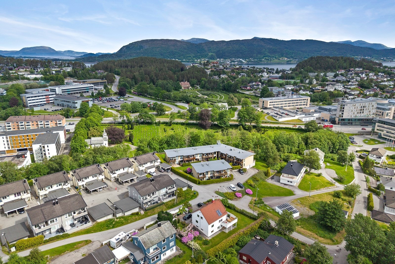 Bygget er av 2005 og har akkurat det du trenger for at ting skal klaffe. Galleribilde