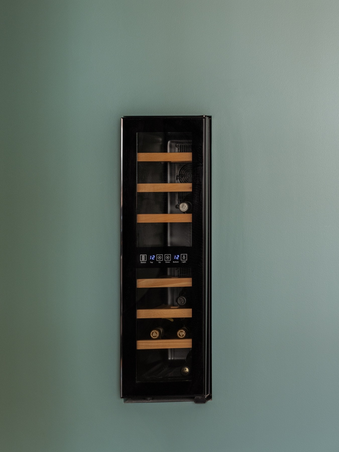 Integrert vinskap (medfølger). Galleribilde