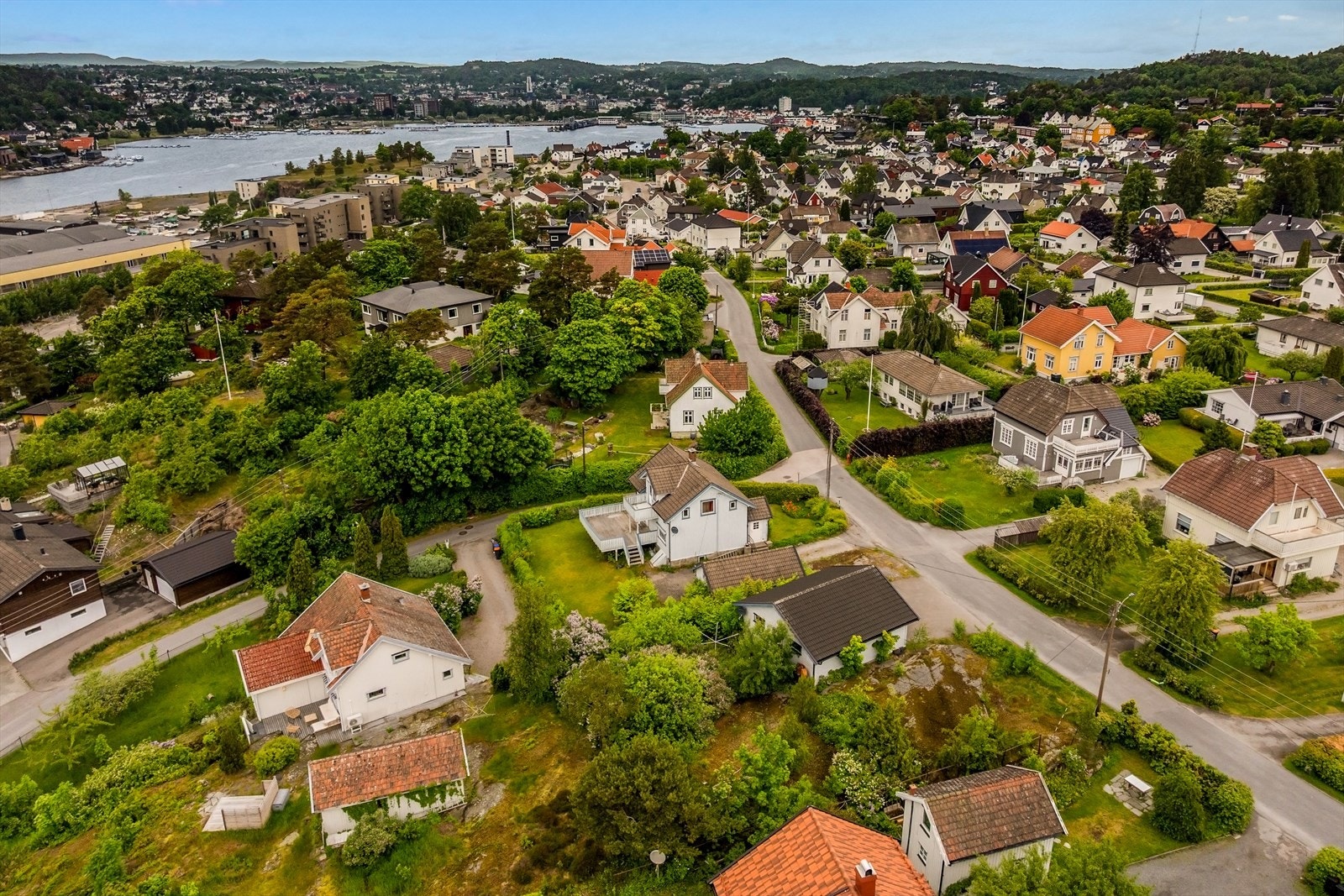 Nabolaget består hovedsakelig av eneboliger. Galleribilde