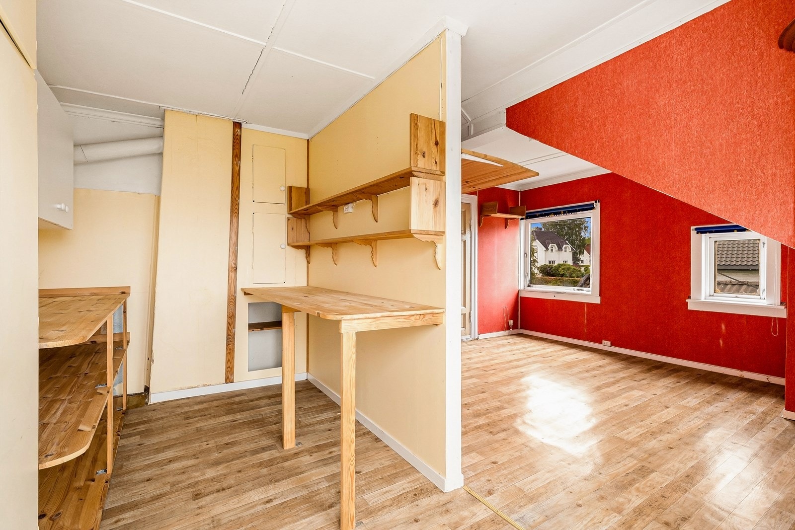 Del av loftstuen som kan innredes etter behov, for eksempel som kontorplass. Galleribilde
