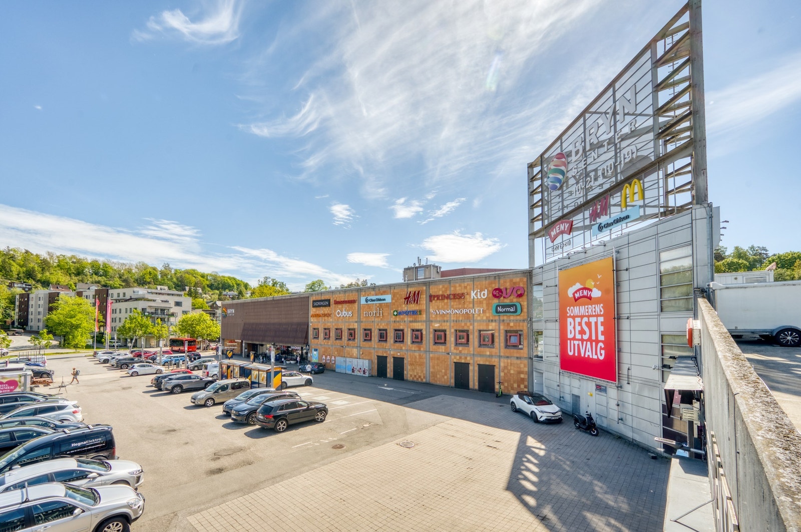 Bryn senter er nærmeste nabo. Galleribilde