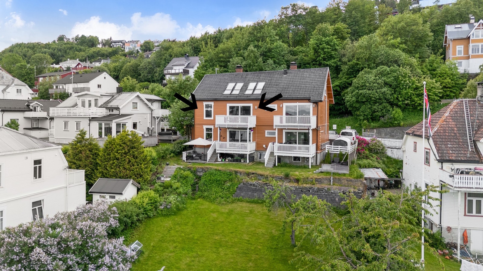 Fasade. Bygget ble oppsatt i 1916, men leilighetene ble ombygd og oppusset i 2007. Galleribilde