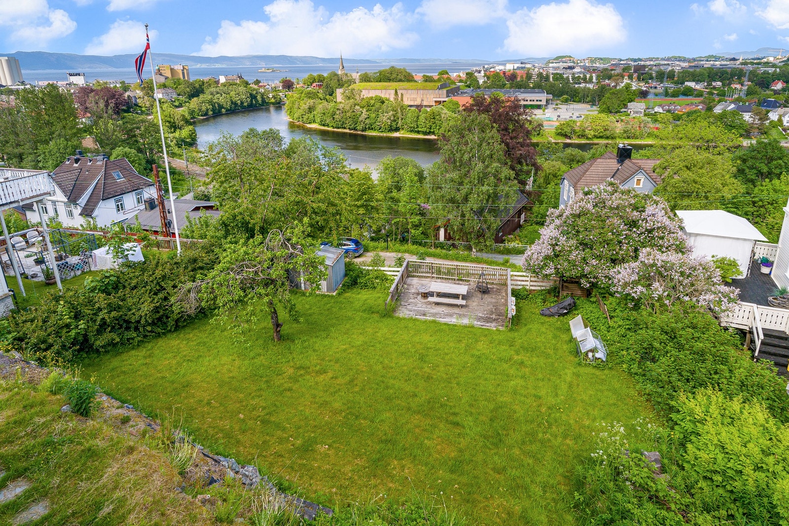 Balkongen er også vendt mot en rolig felles bakgård. Galleribilde