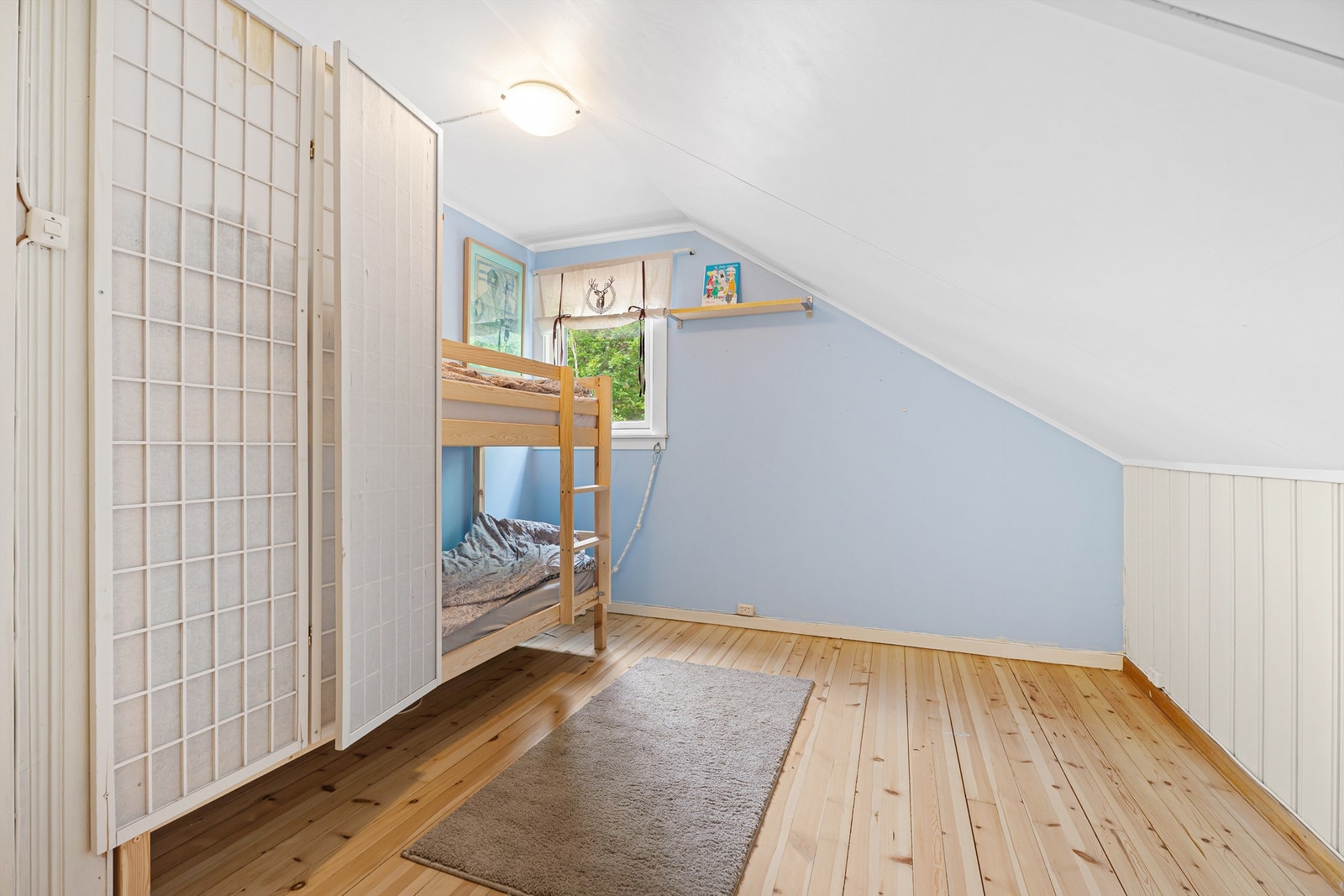 Her kan man enkelt ommøblere eller sett inn seng, garderobe eller skrivepult etc Galleribilde