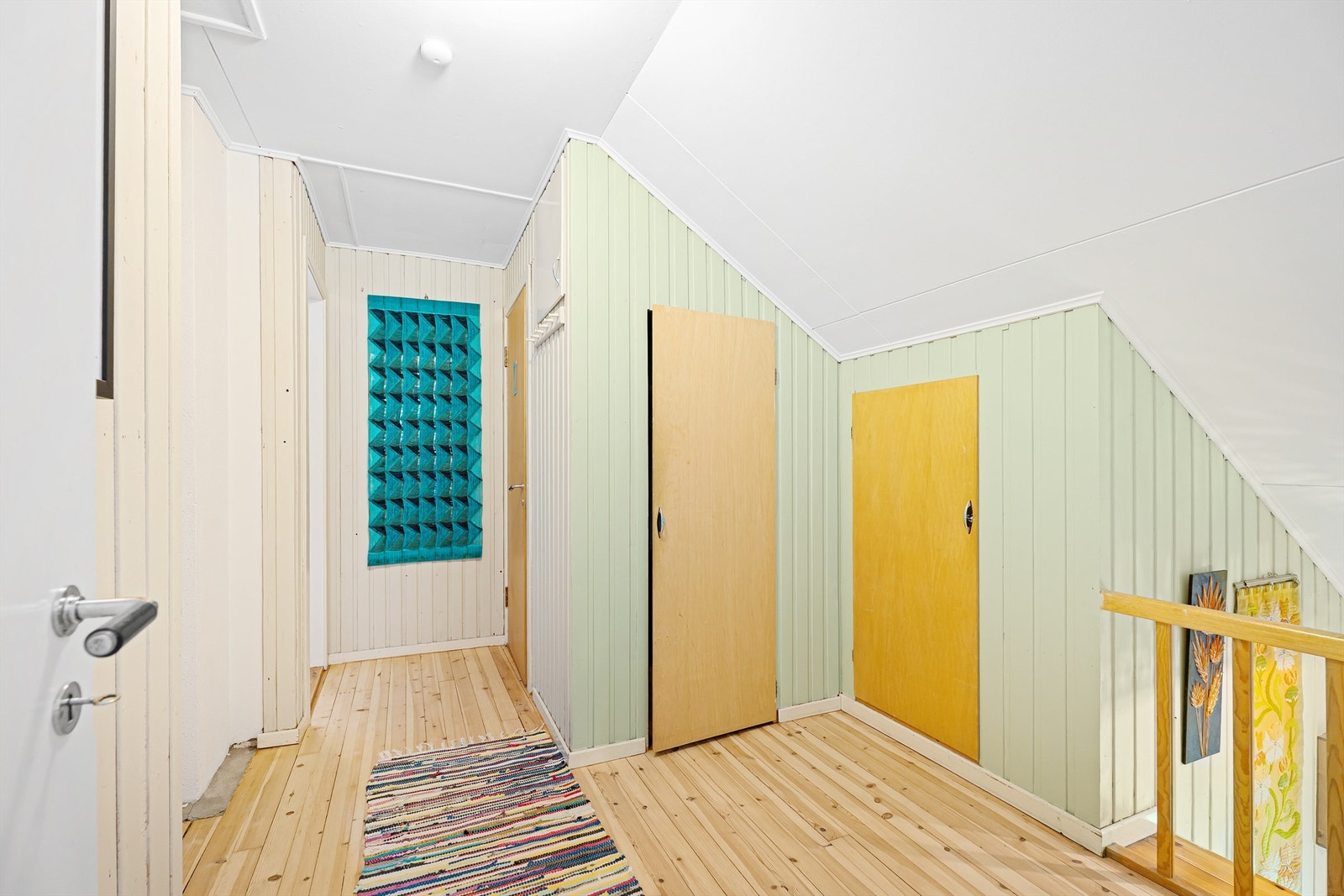 2. Etasje - Gang med kott med oppbevaringsplass Galleribilde