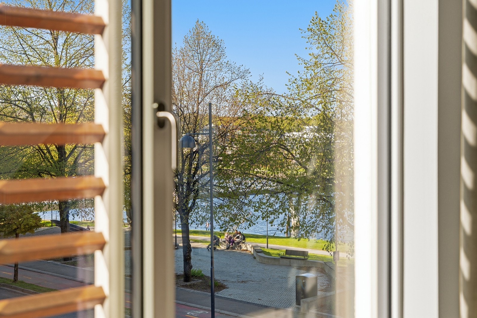 Utsikt mot Otra Galleribilde