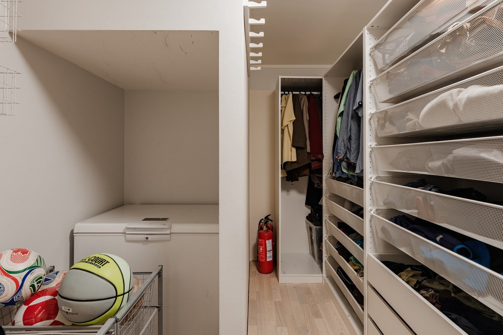 Her er det plass til blant annet fryser og sportsutstyr. Galleribilde