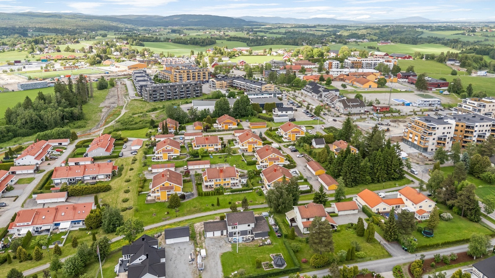 De daglige innkjøpene gjøres enkelt i Ask sentrum, med både Coop Extra og Rema 1000. Galleribilde