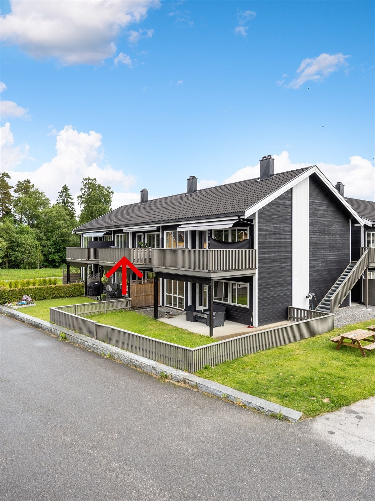 Leiligheten ligger fint til i byggets 2.etasje. Galleribilde