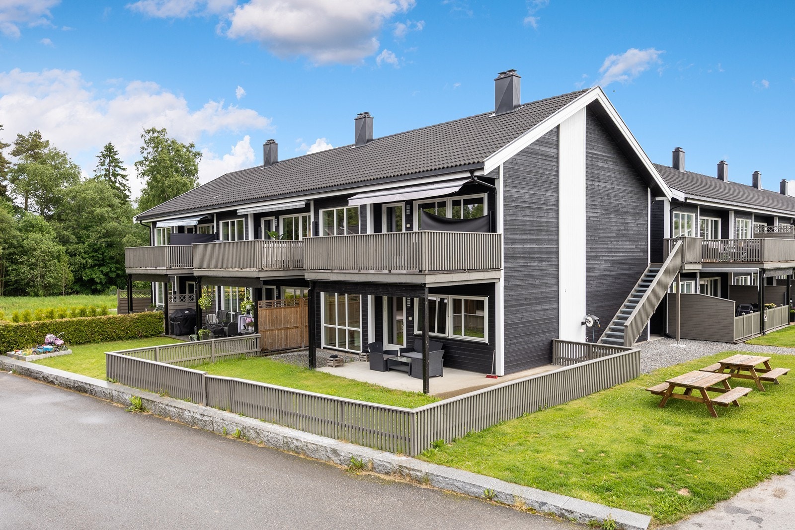 En smakfull og innbydende 3-roms selveier fra 2017 (Foto: Svein Michaelsen). Galleribilde