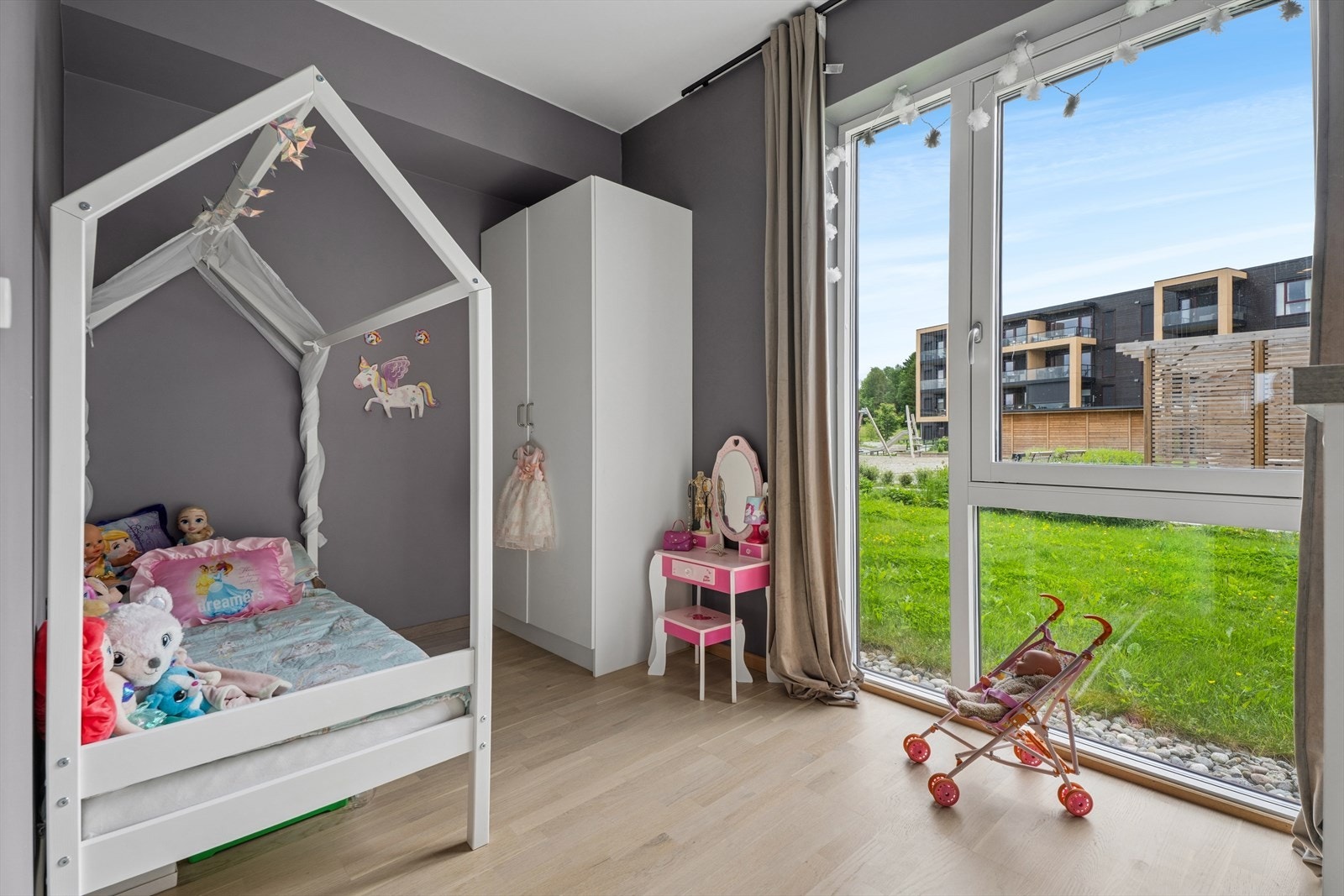 Soverom 2 er også av fin størrelse Galleribilde