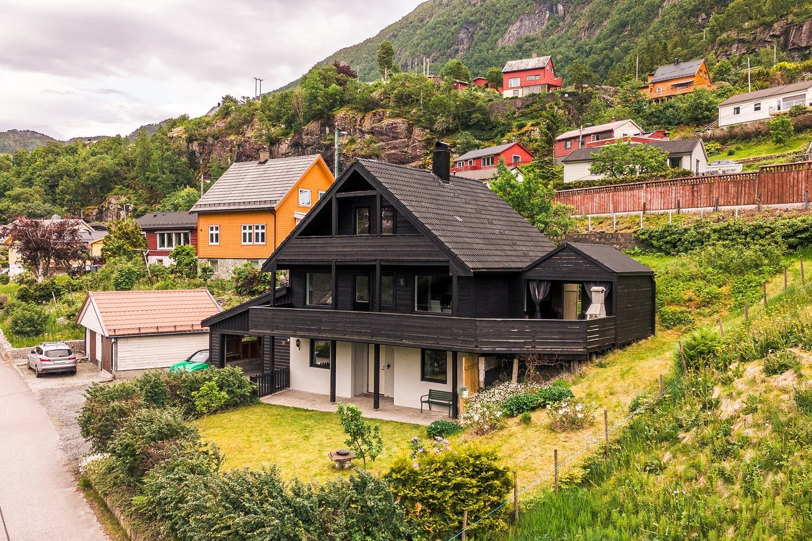 Velkommen til Lagåskarvegen 31, presentert av Louise R.Ø ved Eiendomsmegler Norge Galleribilde