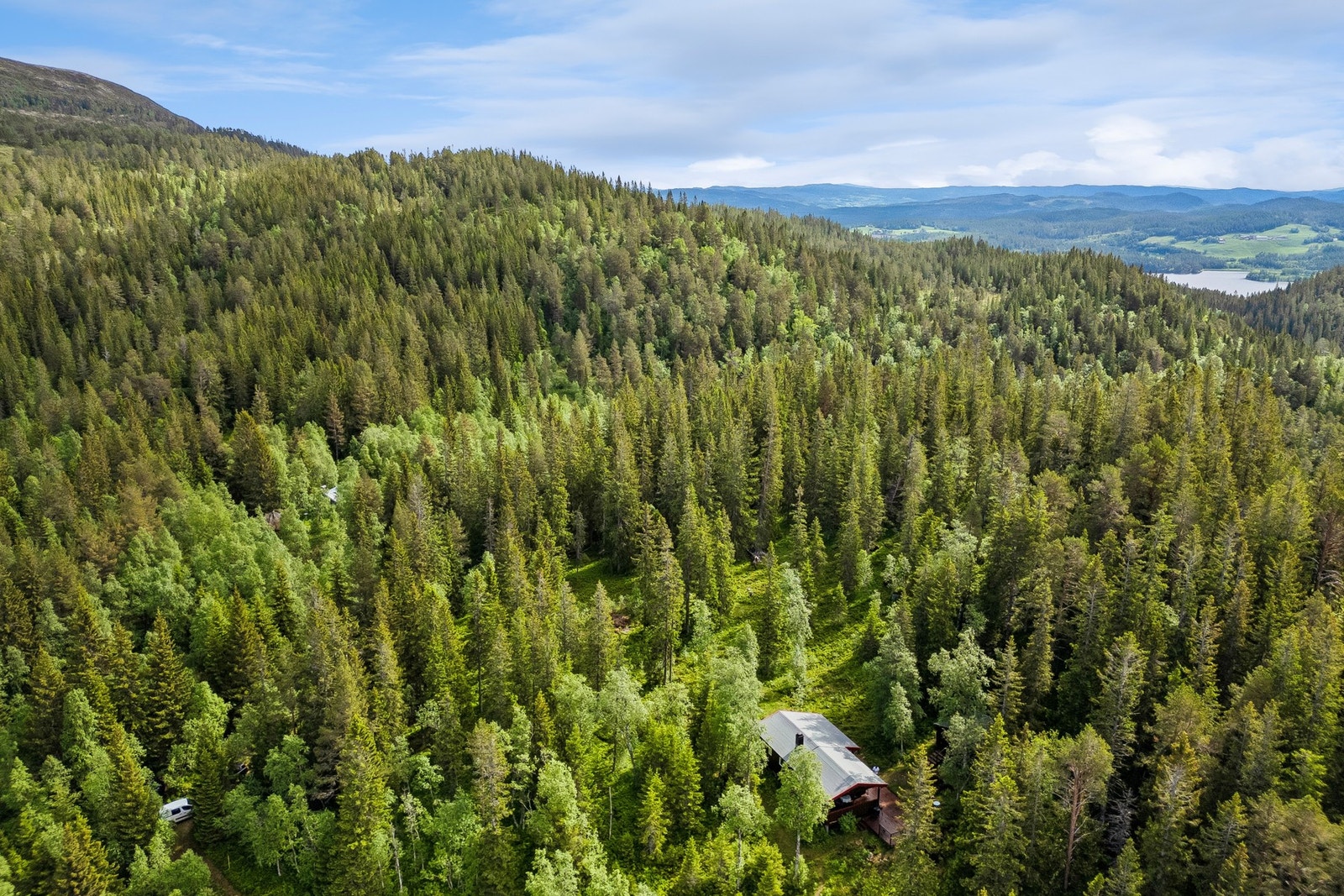 Det er kun ca 35 minutter kjøring fra Orkanger og ca 1 time og 15 minutter kjøring fra Trondheim. Galleribilde