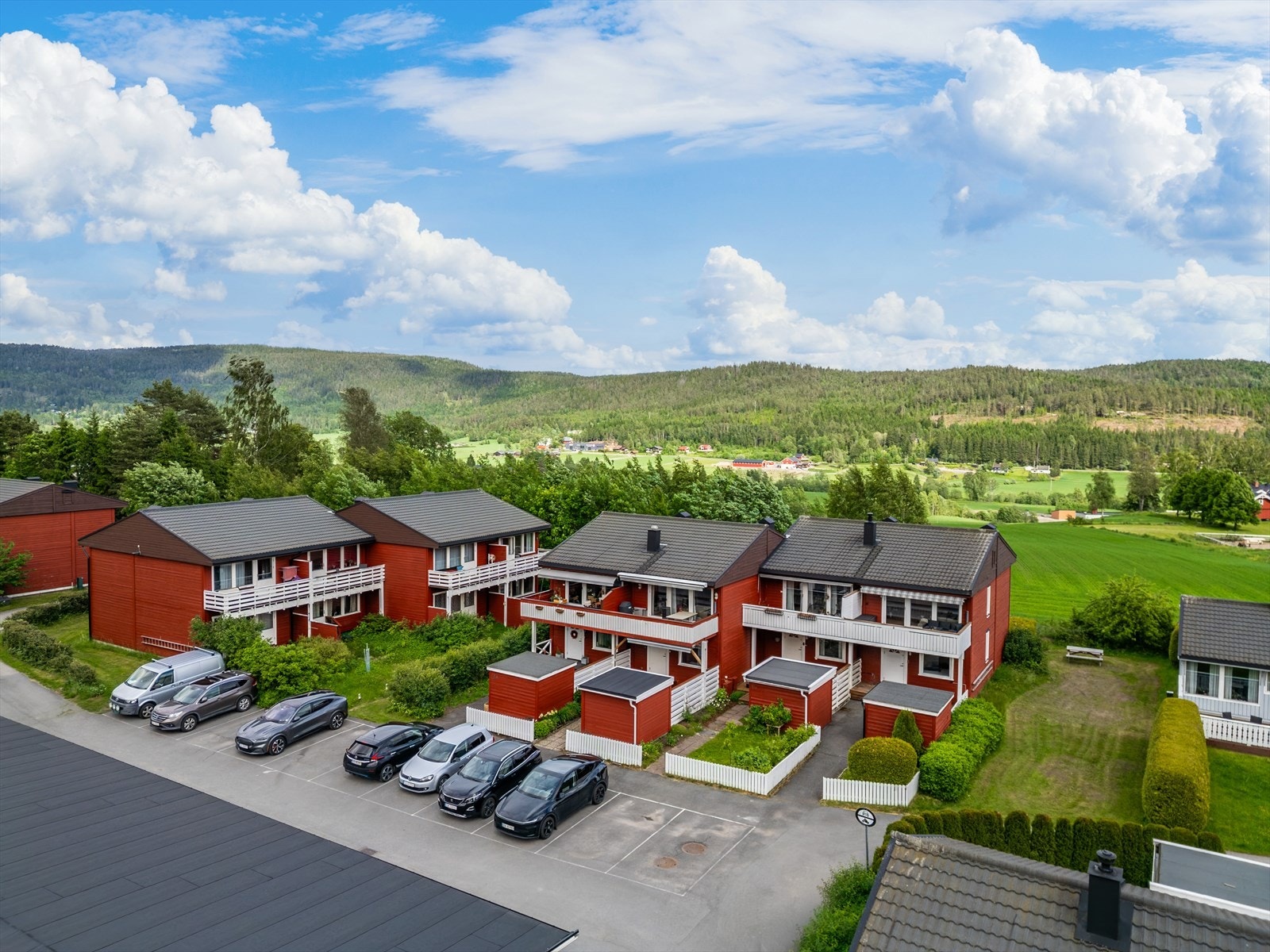 Sandmo Borettslag består av 65 rekkehusboliger og er tilknyttet USBL. Galleribilde
