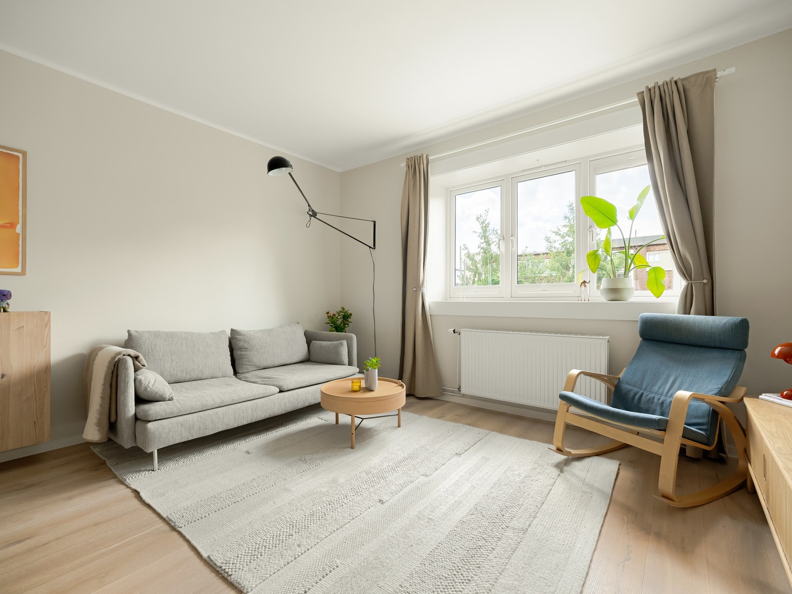 Vi fortsetter i den store og gode stuen, som naturlig nok vil bli det foretrukne oppholdsrom. Galleribilde