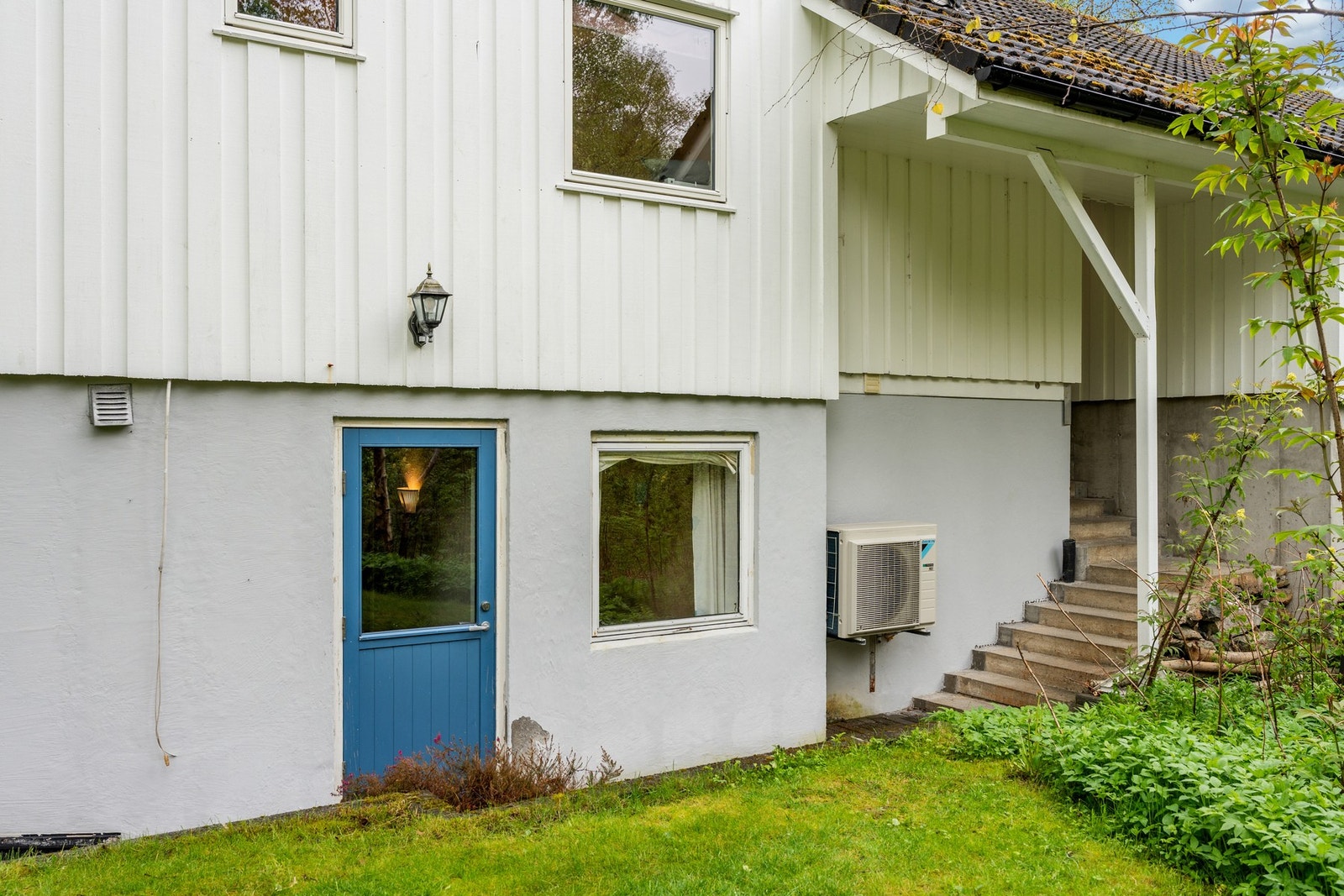 Inngang til kjelleretasjen. Galleribilde