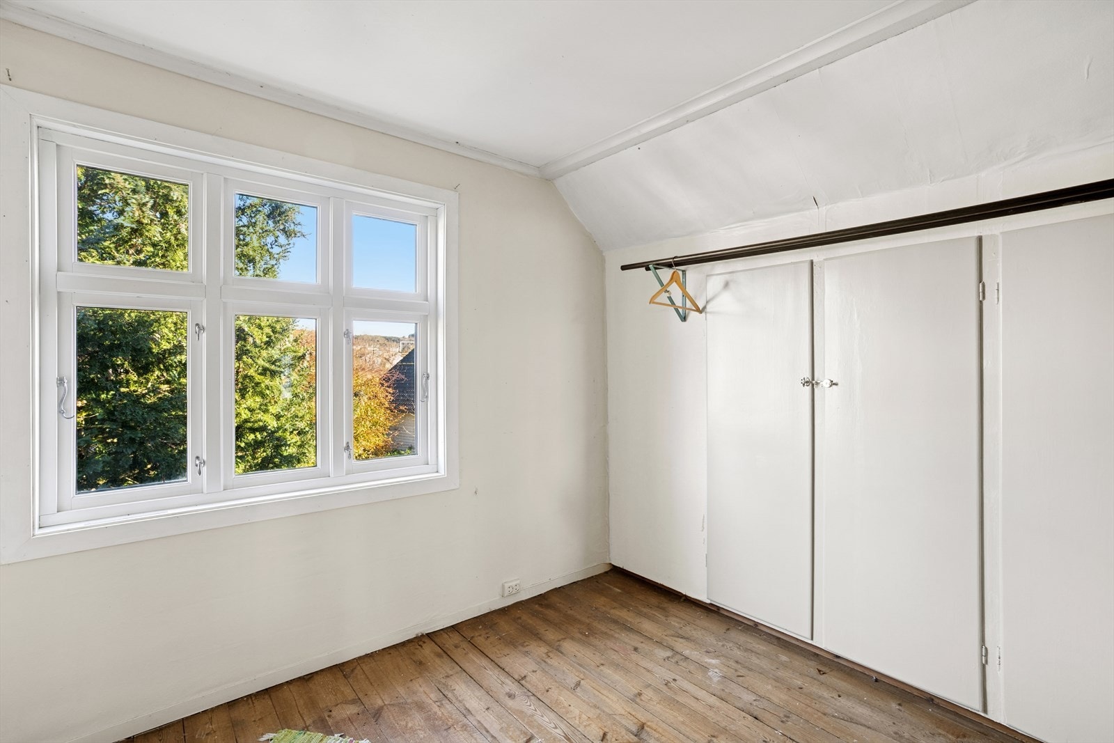 Loftstue/gang Galleribilde