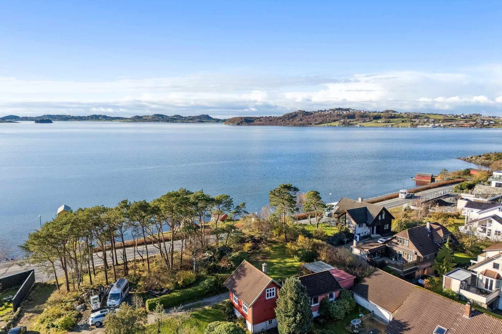 En flott eiendom med nærhet til sjøen. Galleribilde