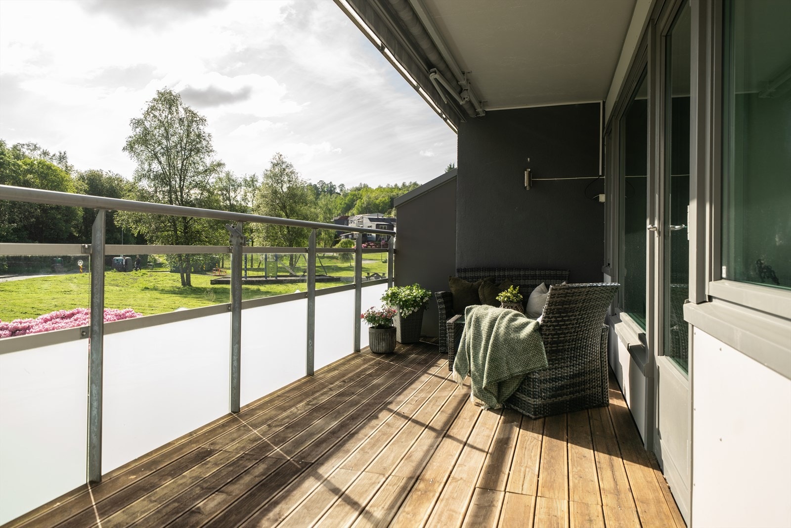 - Herlig balkong på ca. 15 m² - Galleribilde