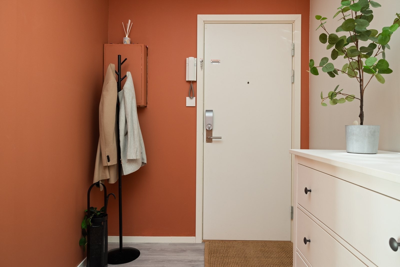 - Lys og innbydende gang på 7,6 m² - Galleribilde