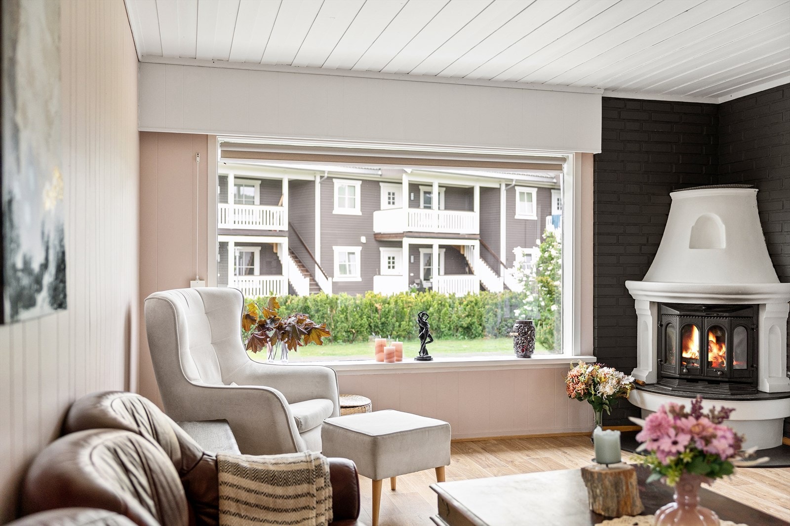 Her er det også en hyggelig peis - perfekt i vinterhalvåret! Galleribilde