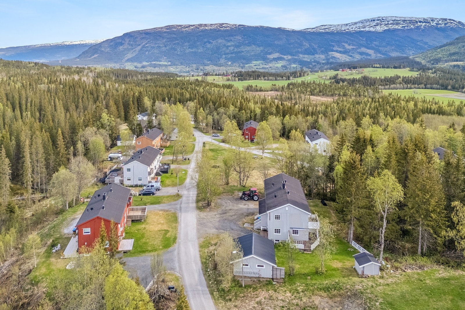 Rolig og barnevennlig nabolag med lite gjennomgangstrafikk. Galleribilde